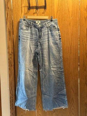 SO Light Wash Wide Leg Jeans in Faded Blue